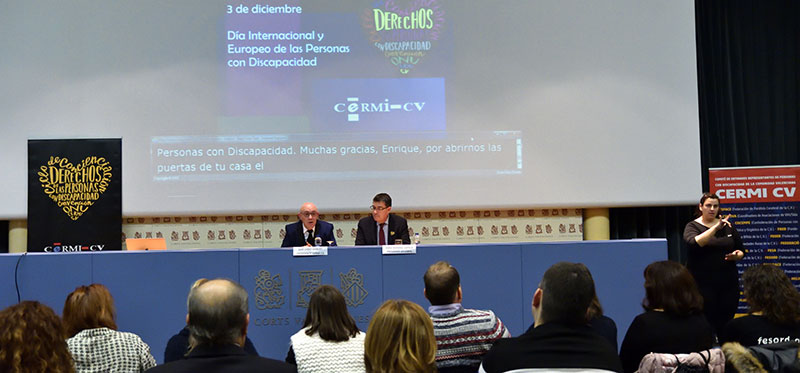 Intervención del presidente del CERMI CV, Luis Vañó, acompañado del presidente de Les Corts, Enric Morera