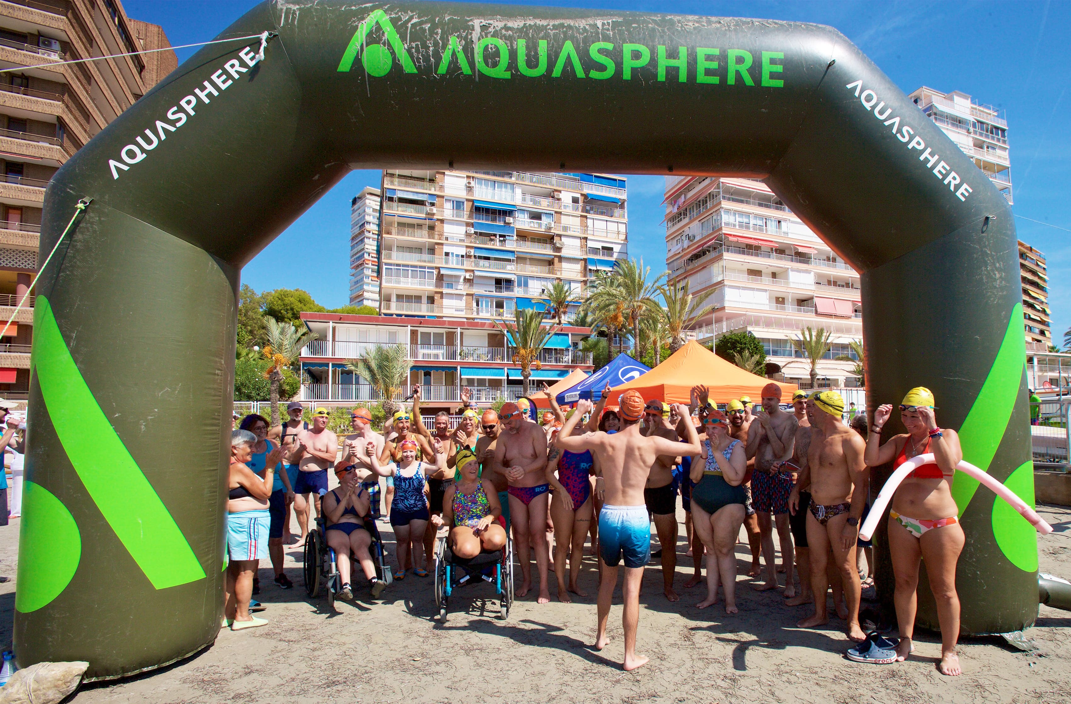 La Mar Solidaria reúne este sábado a más de 1.500 personas en el mayor evento en España de deporte adaptado en el medio marino